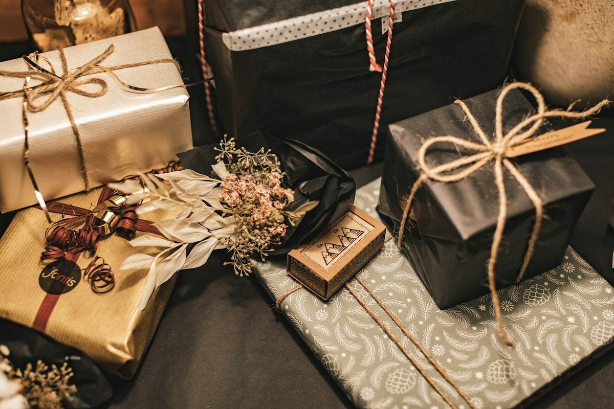 Luxury gift hampers beautifully wrapped by Cocoasoul